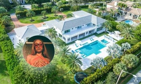 ‘Cash me Outside’ girl Bhad Bhabie’s house, a $6.1M Florida。